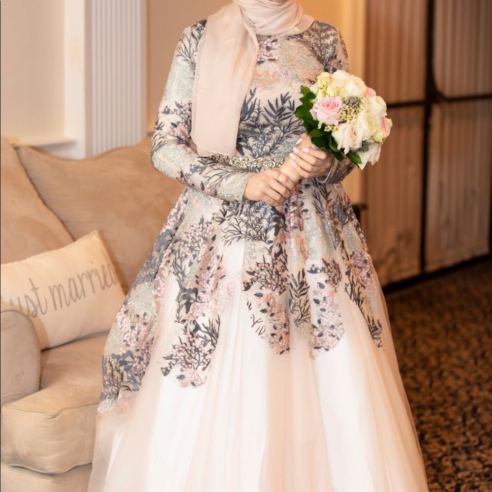 Stunning long sleeve dress (Hijabi friendly)